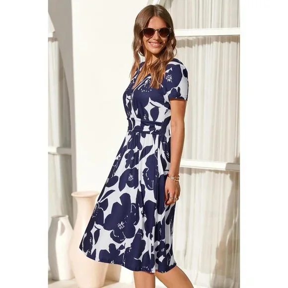 Women's Summer Short Sleeve V-Neck Floral Short Party Dress with Pockets - Picture 4 of 6
